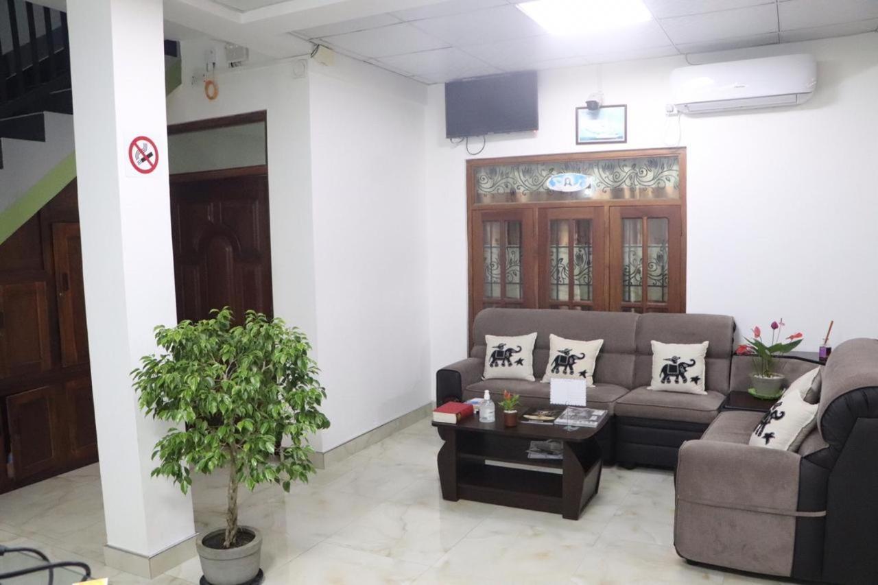 Ryan Residence & Restaurant Negombo Esterno foto