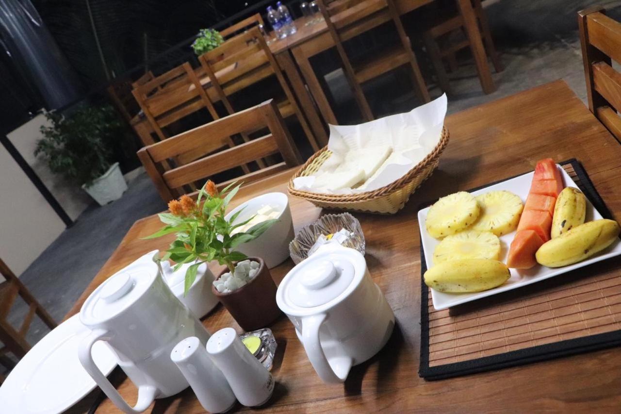 Ryan Residence & Restaurant Negombo Esterno foto
