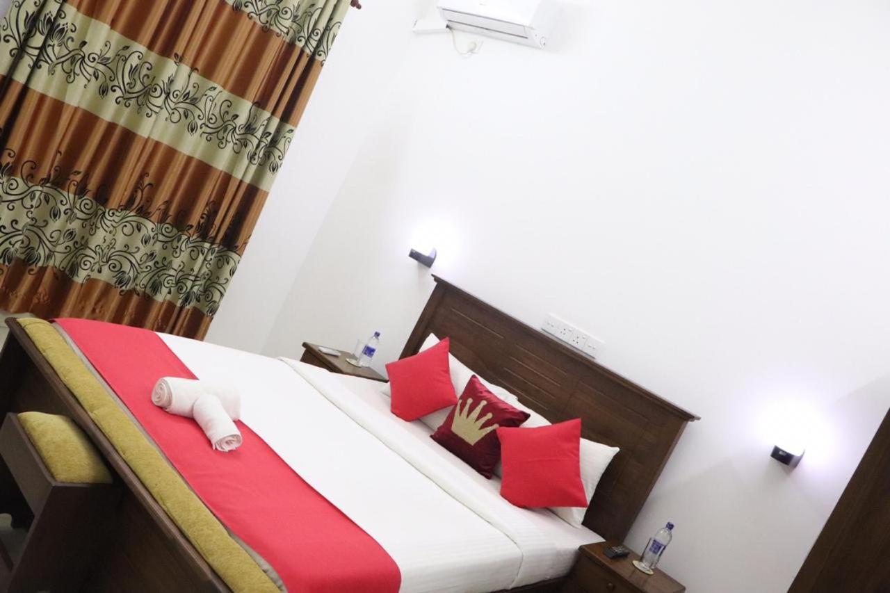 Ryan Residence & Restaurant Negombo Esterno foto