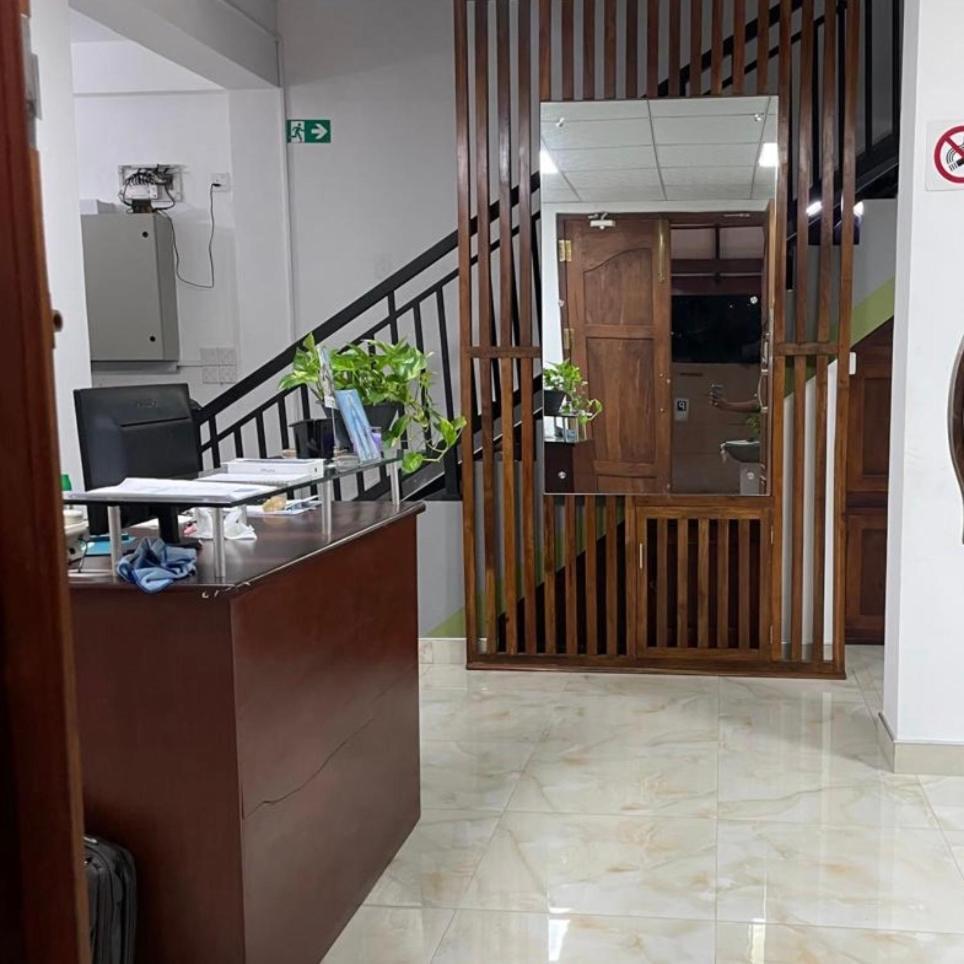 Ryan Residence & Restaurant Negombo Esterno foto