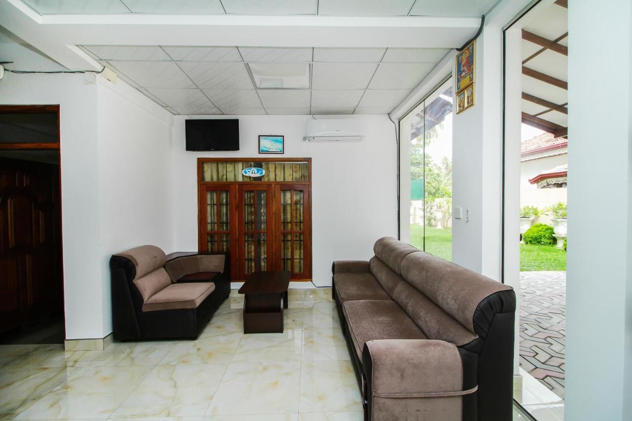 Ryan Residence & Restaurant Negombo Esterno foto